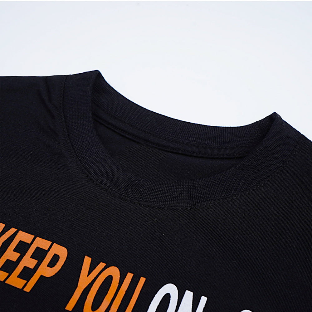 Urban Edge: Two-Tone T-Shirt with Graphic Text and Contrast