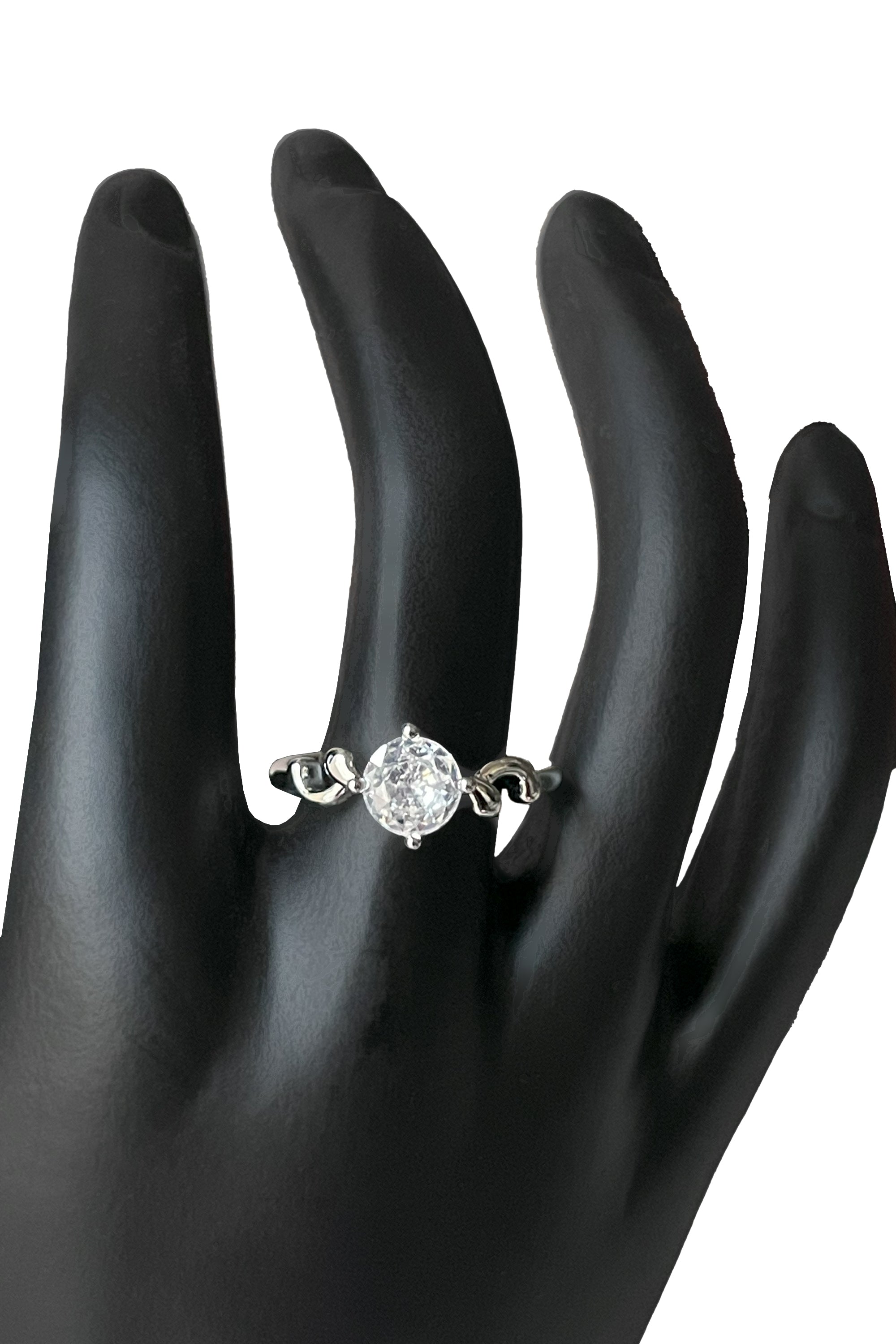 Sterling Silver Ring with Intertwined Detail and Cubic Zirconia