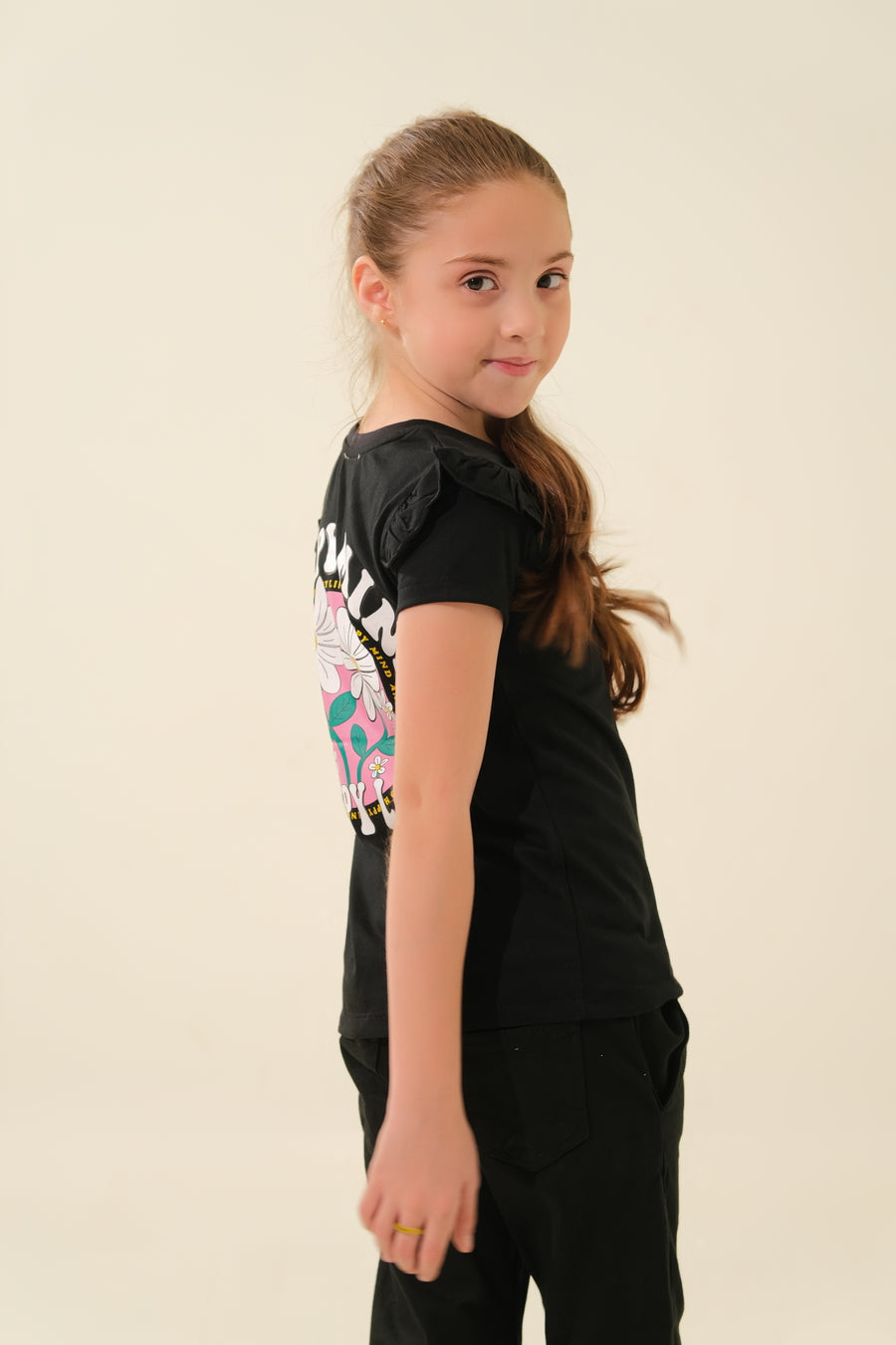 Girls' black "Happy Mind Happy Life" Floral T-Shirt with Ruffled Sleeves